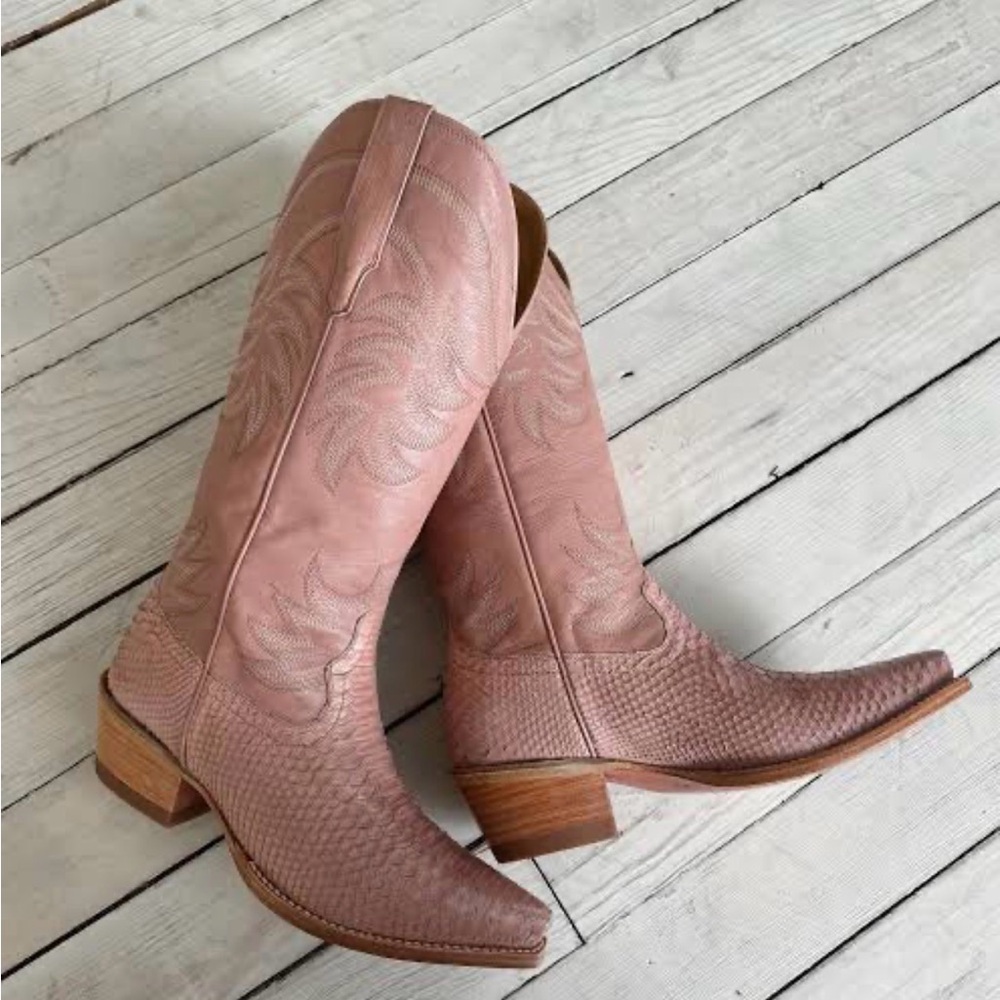Tecovas Dusty Rose Python Boots size 7 🌹🐍